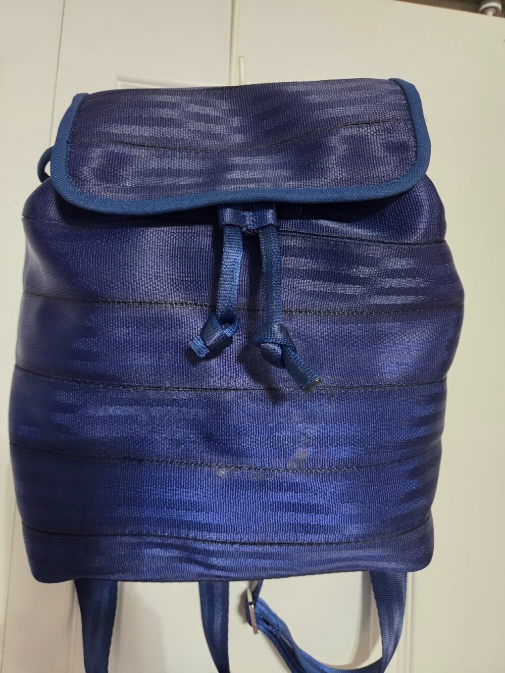 *READ* Harveys Seatbelt Indigo Medium Berkeley Backpack